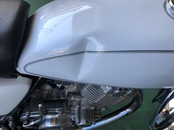 YAMAHA SR タンク 塗らないヘコミ修理 デントリペア | 群馬県