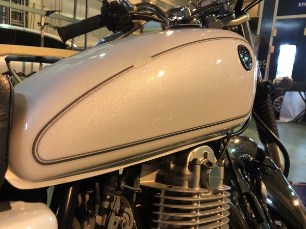 sr400 5型　タンク（凹みあり） SRのタンク凹み修理 – Joyride