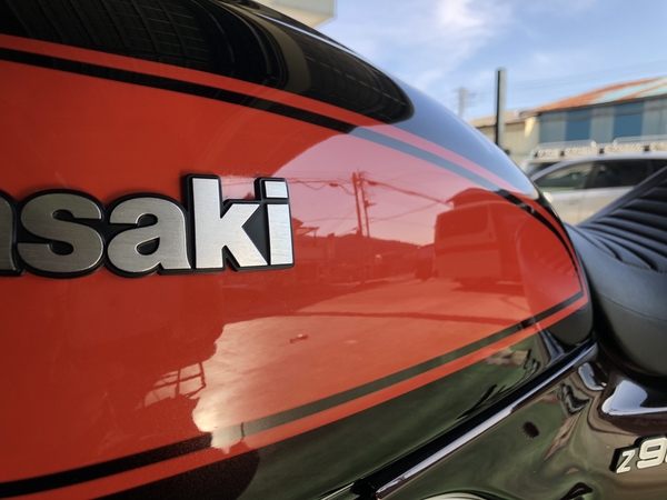 KAWASAKI Z900RS タンク 塗らないヘコミ修理 デントリペア KAWASAKI Z900RS タンク 塗らないヘコミ修理 デントリペア